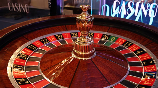 Live casino table with multiple players and dealer